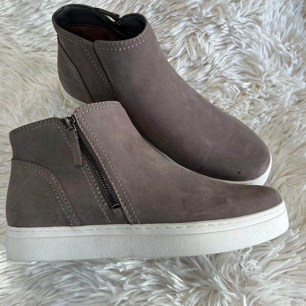 Naturalizer Celeste gray boots size 10